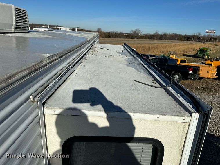 image for item NM9186 1997 Fleetwood Wilderness  camper