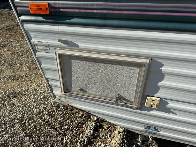 image for item NM9186 1997 Fleetwood Wilderness  camper