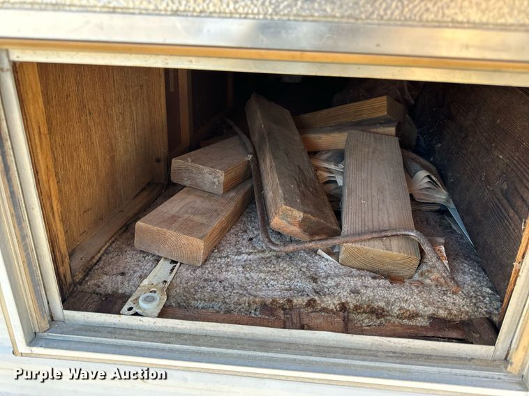 image for item NM9186 1997 Fleetwood Wilderness  camper