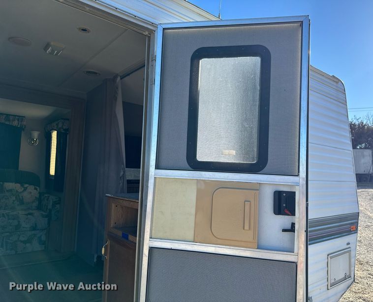 image for item NM9186 1997 Fleetwood Wilderness  camper