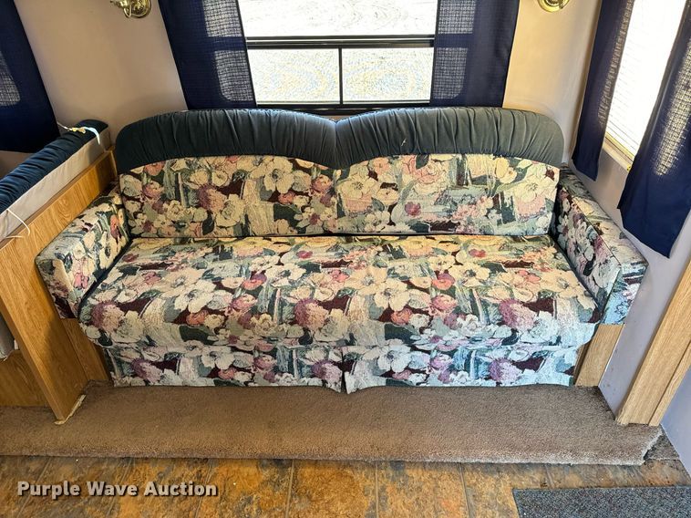 image for item NM9186 1997 Fleetwood Wilderness  camper