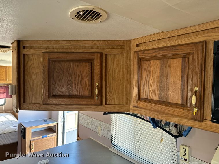 image for item NM9186 1997 Fleetwood Wilderness  camper