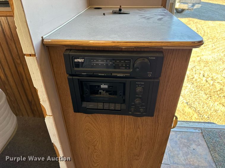 image for item NM9186 1997 Fleetwood Wilderness  camper