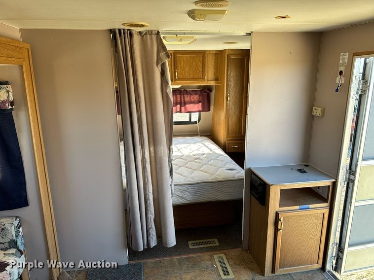 image for item NM9186 1997 Fleetwood Wilderness  camper