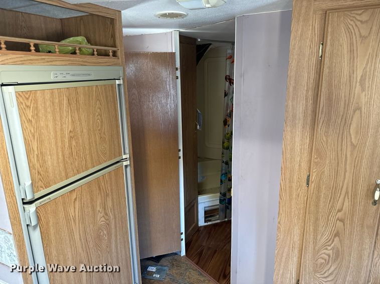 image for item NM9186 1997 Fleetwood Wilderness  camper