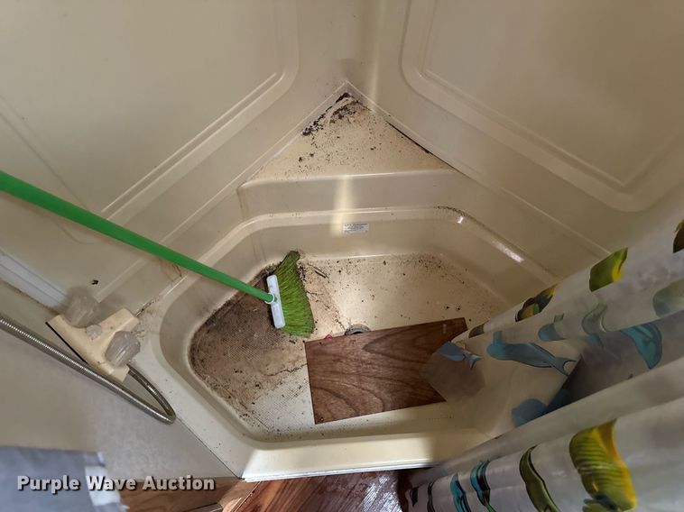 image for item NM9186 1997 Fleetwood Wilderness  camper