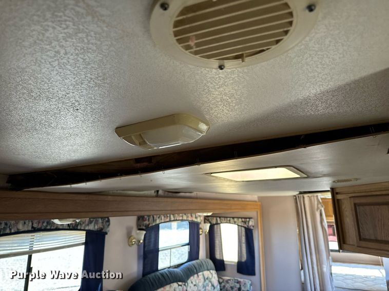 image for item NM9186 1997 Fleetwood Wilderness  camper