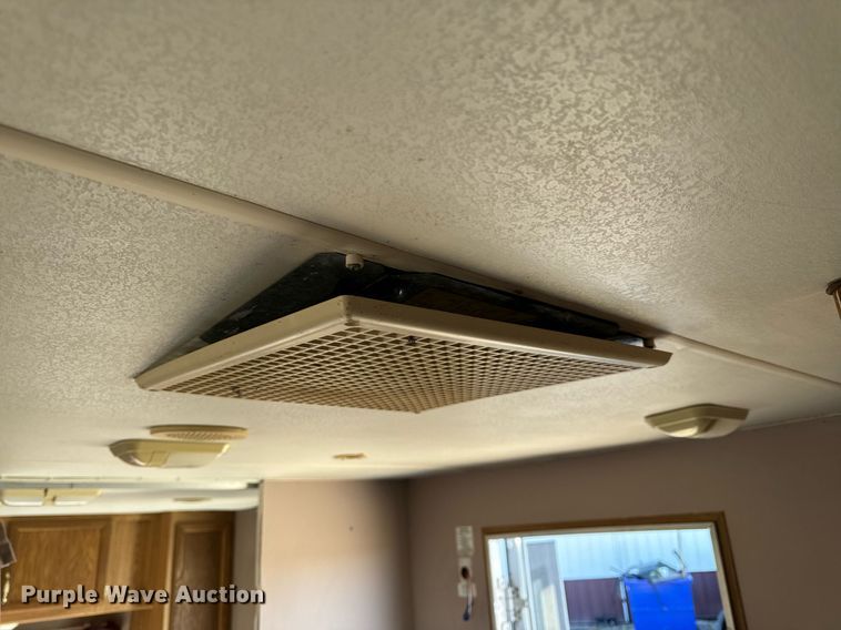 image for item NM9186 1997 Fleetwood Wilderness  camper