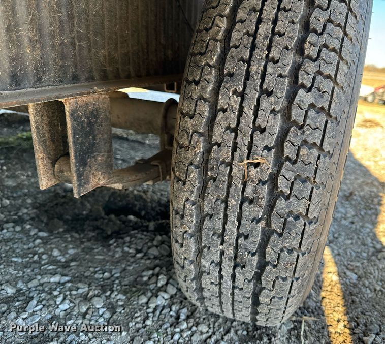 image for item NM9186 1997 Fleetwood Wilderness  camper