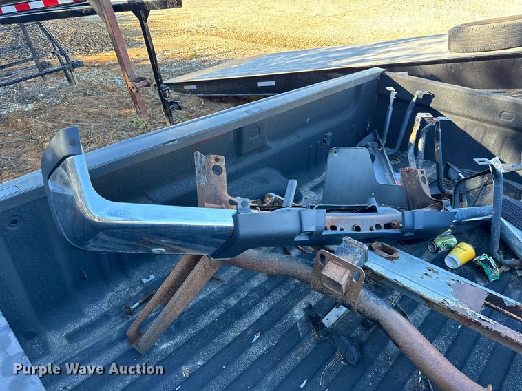 image for item NM9187 GMC Sierra 3500 SLE  pickup truck bed