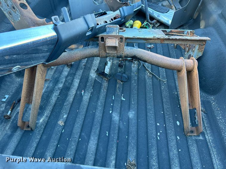 image for item NM9187 GMC Sierra 3500 SLE  pickup truck bed