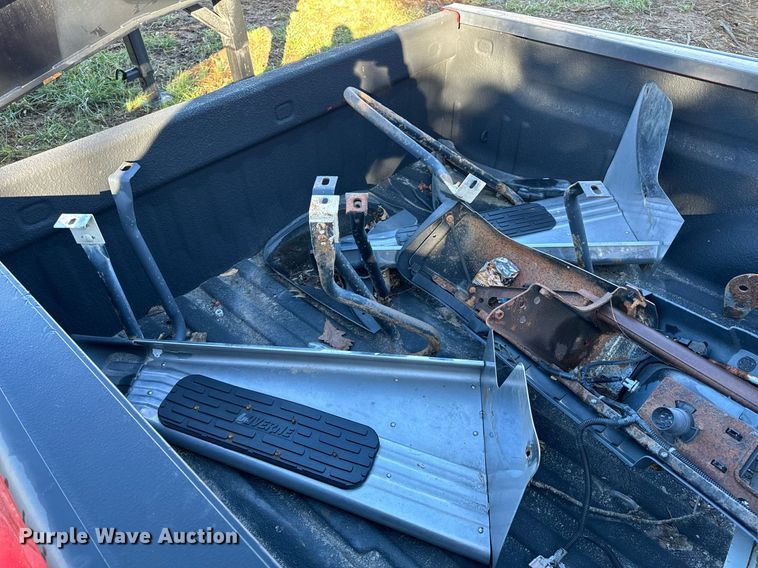 image for item NM9187 GMC Sierra 3500 SLE  pickup truck bed