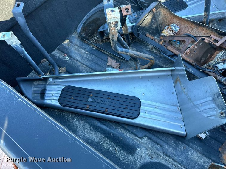 image for item NM9187 GMC Sierra 3500 SLE  pickup truck bed