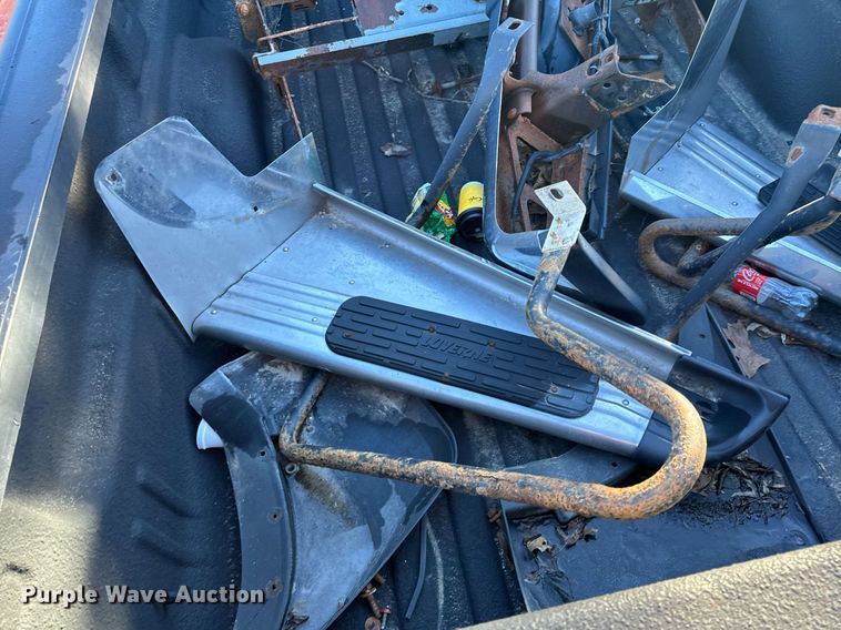 image for item NM9187 GMC Sierra 3500 SLE  pickup truck bed