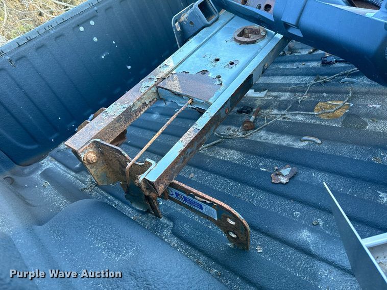 image for item NM9187 GMC Sierra 3500 SLE  pickup truck bed