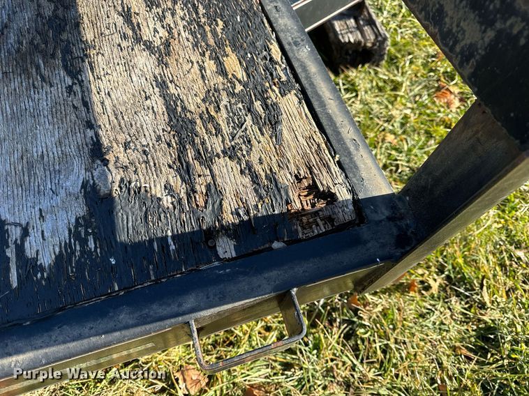 image for item NM9196 2010 Heartland Barlow  utility trailer