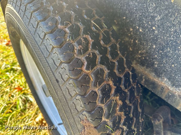 image for item NM9196 2010 Heartland Barlow  utility trailer