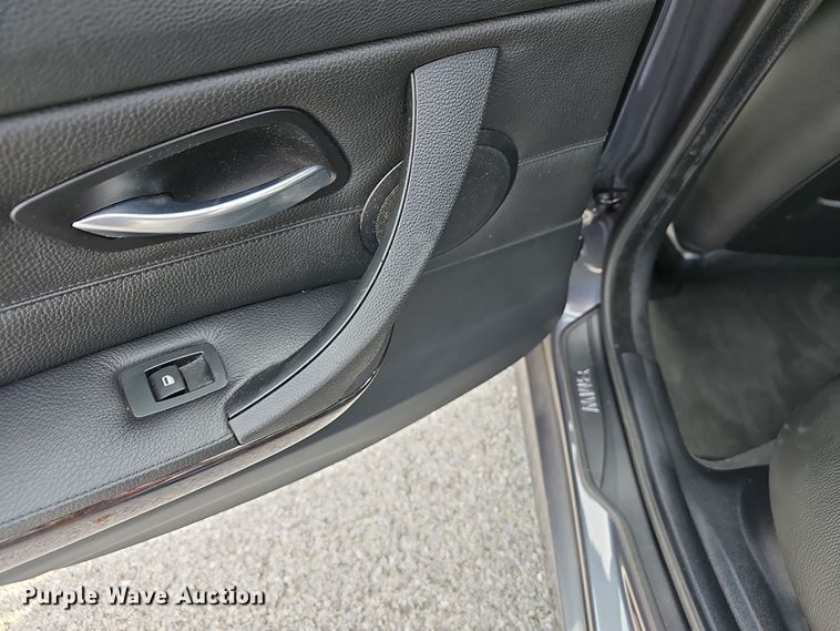 image for item NP9292 2006 BMW 330xi