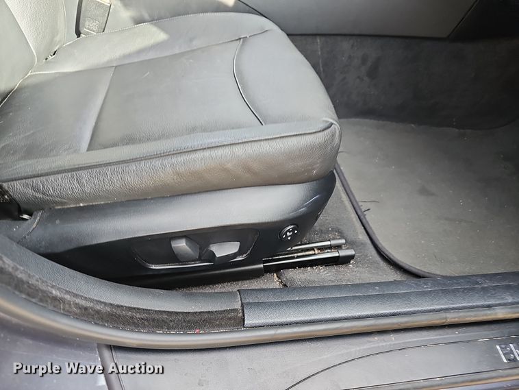 image for item NP9292 2006 BMW 330xi