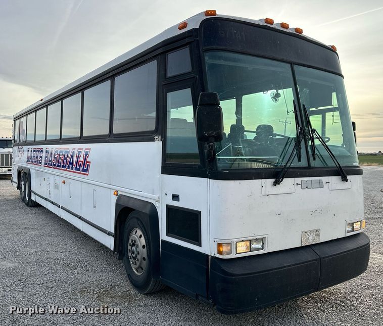 image for item NS9133 1998 MCI 102-DL3  coach bus