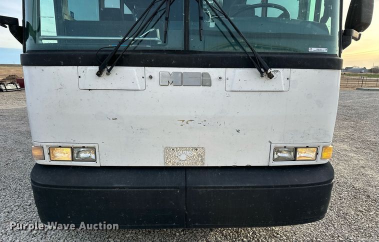 image for item NS9133 1998 MCI 102-DL3  coach bus