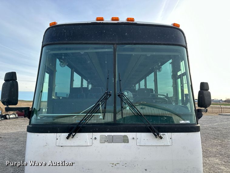 image for item NS9133 1998 MCI 102-DL3  coach bus