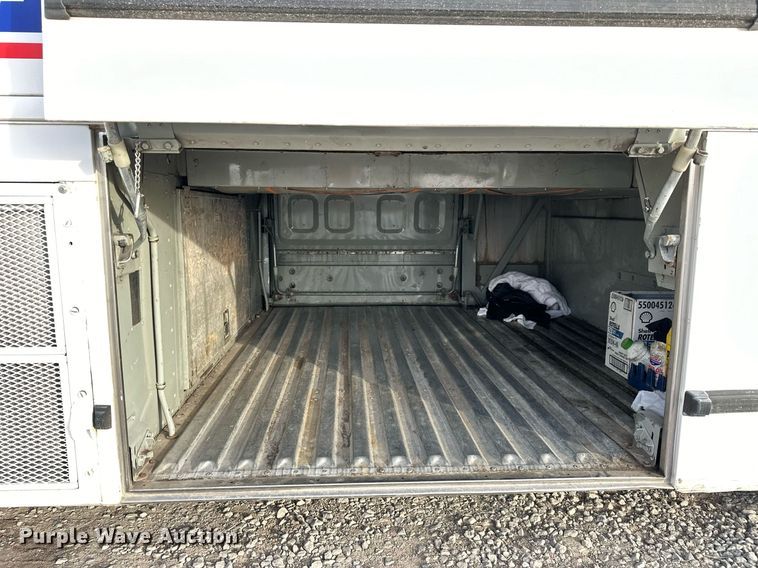 image for item NS9133 1998 MCI 102-DL3  coach bus