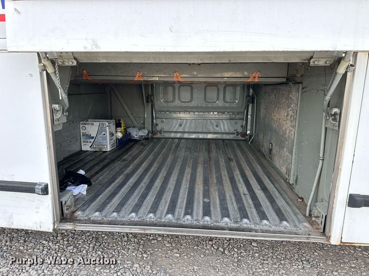 image for item NS9133 1998 MCI 102-DL3  coach bus