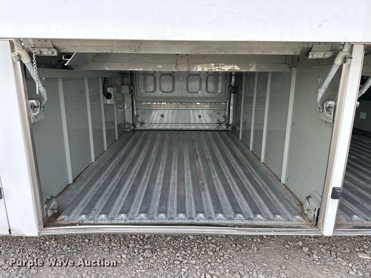 image for item NS9133 1998 MCI 102-DL3  coach bus