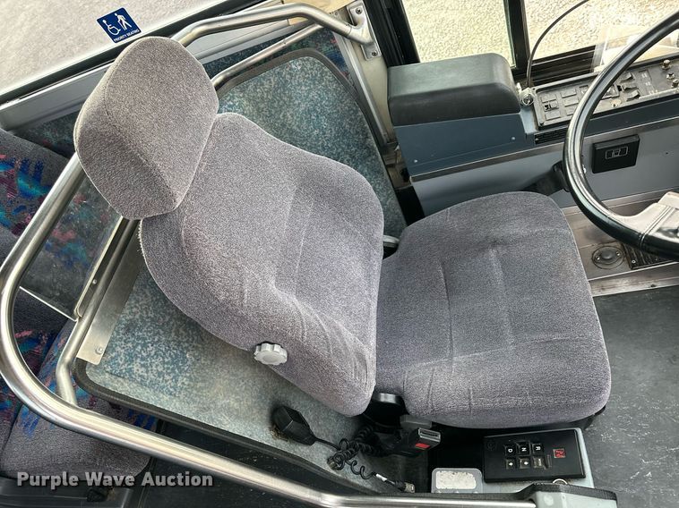 image for item NS9133 1998 MCI 102-DL3  coach bus