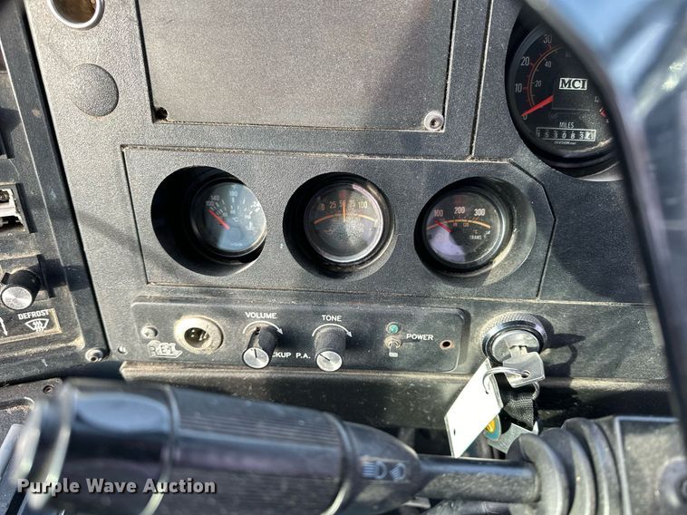 image for item NS9133 1998 MCI 102-DL3  coach bus