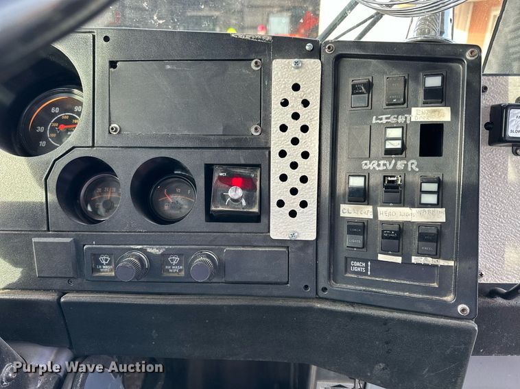 image for item NS9133 1998 MCI 102-DL3  coach bus