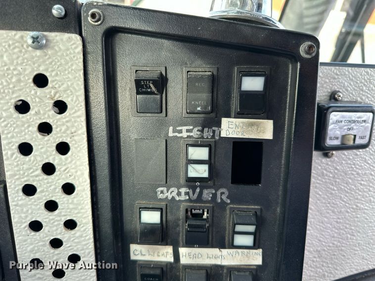 image for item NS9133 1998 MCI 102-DL3  coach bus