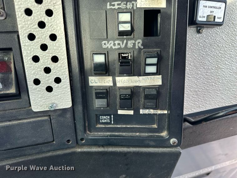 image for item NS9133 1998 MCI 102-DL3  coach bus