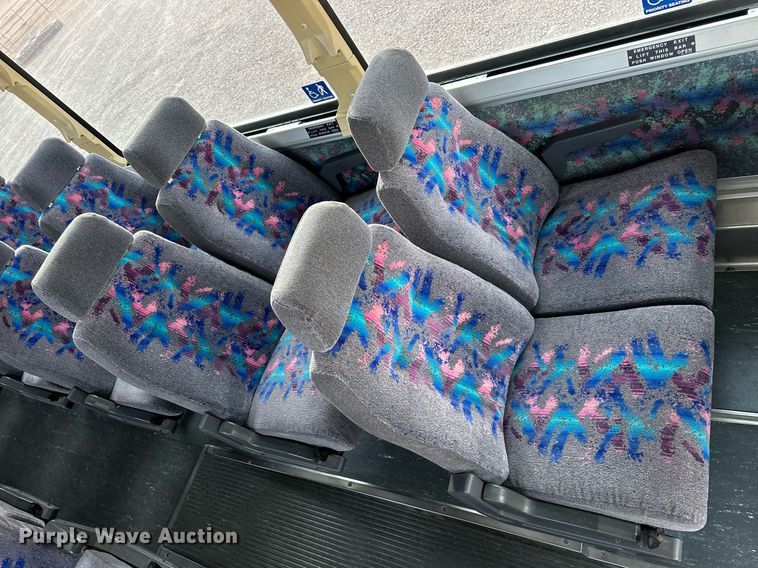 image for item NS9133 1998 MCI 102-DL3  coach bus