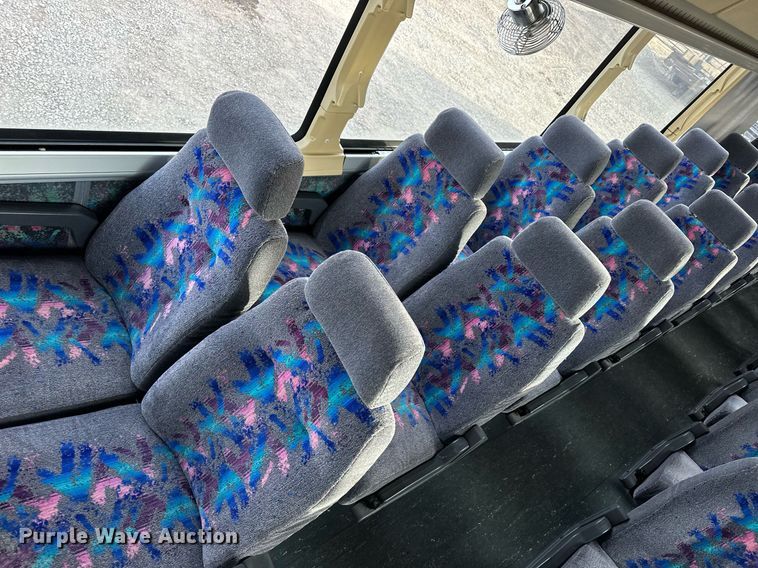 image for item NS9133 1998 MCI 102-DL3  coach bus