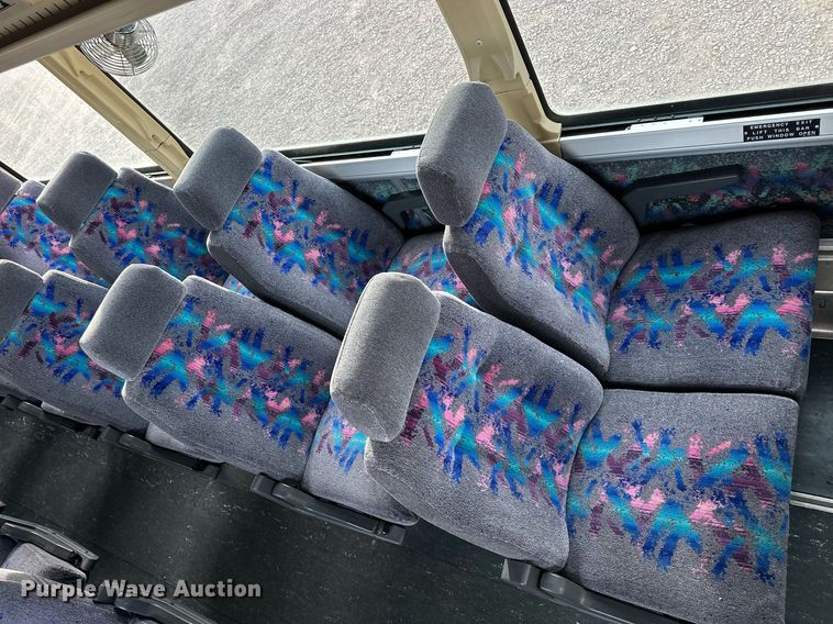 image for item NS9133 1998 MCI 102-DL3  coach bus