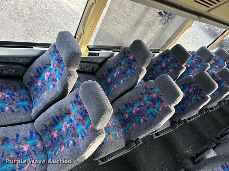 image for item NS9133 1998 MCI 102-DL3  coach bus