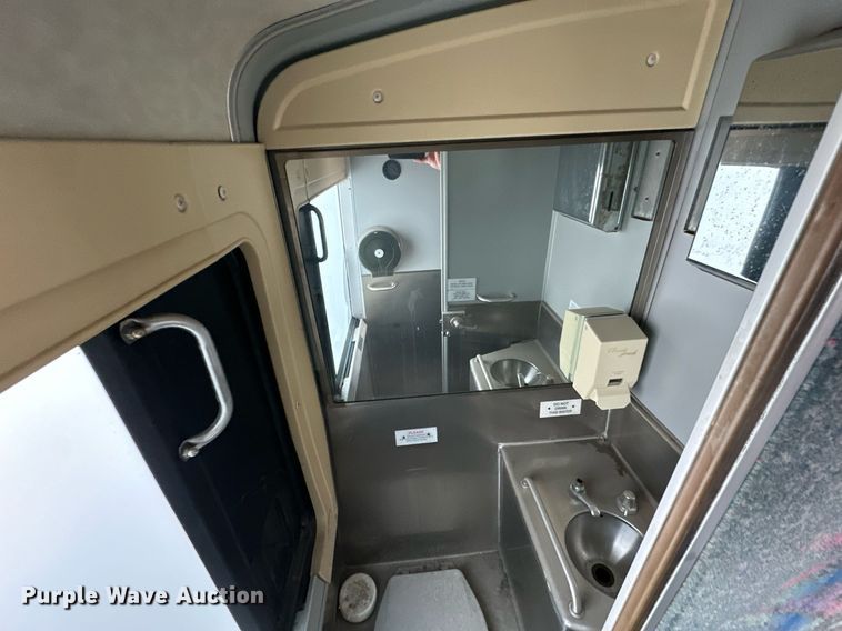 image for item NS9133 1998 MCI 102-DL3  coach bus