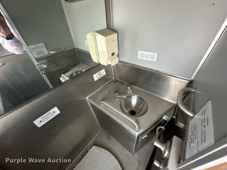 image for item NS9133 1998 MCI 102-DL3  coach bus