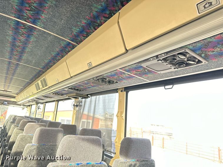 image for item NS9133 1998 MCI 102-DL3  coach bus