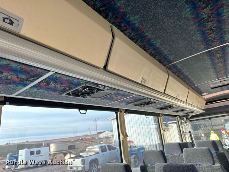 image for item NS9133 1998 MCI 102-DL3  coach bus