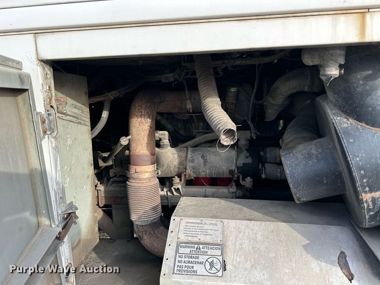 image for item NS9133 1998 MCI 102-DL3  coach bus