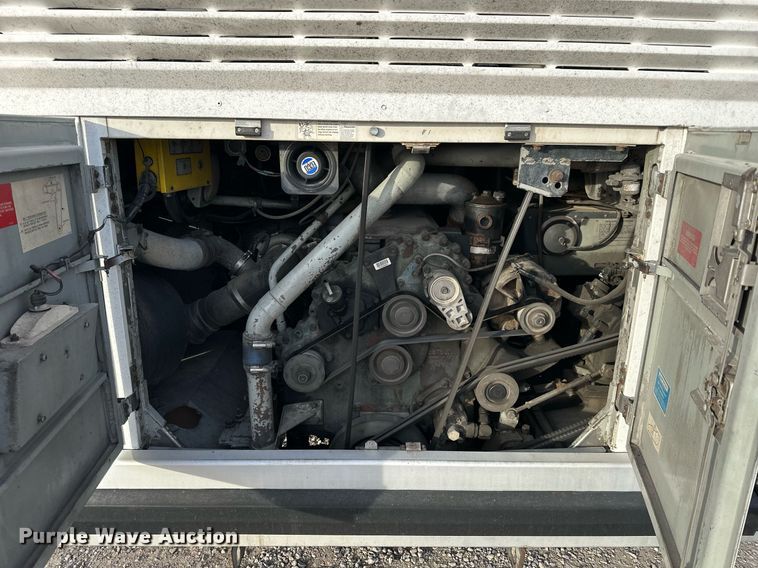 image for item NS9133 1998 MCI 102-DL3  coach bus