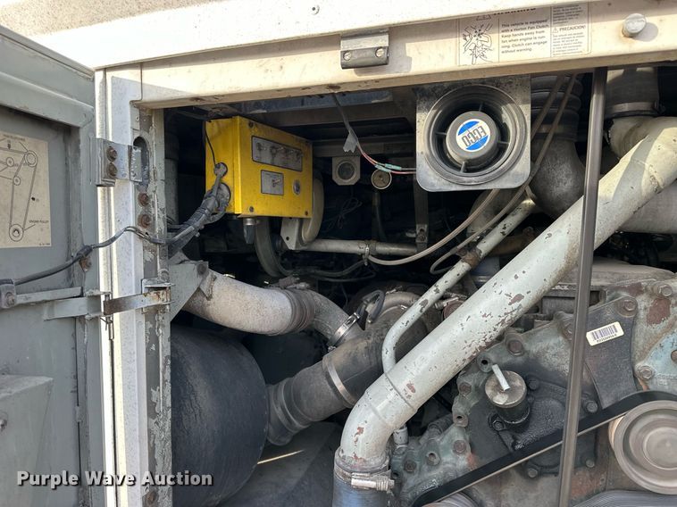 image for item NS9133 1998 MCI 102-DL3  coach bus