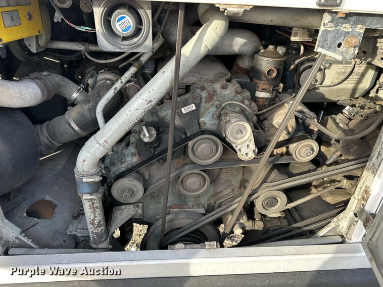 image for item NS9133 1998 MCI 102-DL3  coach bus