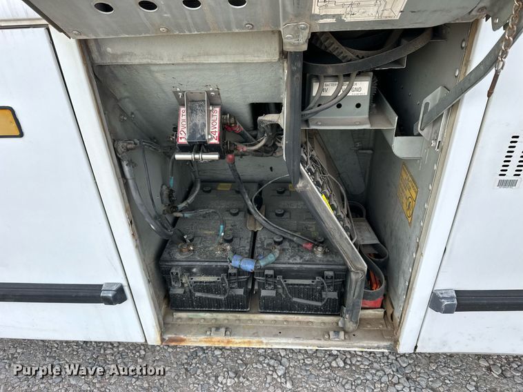 image for item NS9133 1998 MCI 102-DL3  coach bus