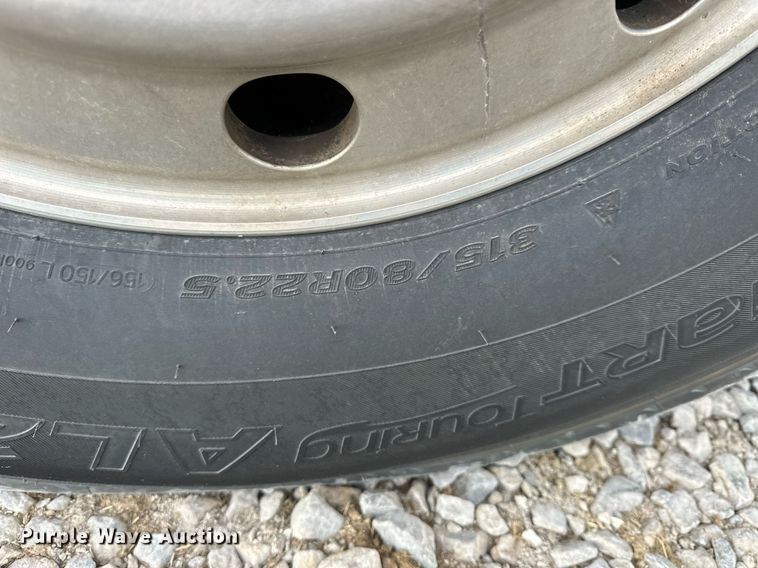 image for item NS9133 1998 MCI 102-DL3  coach bus