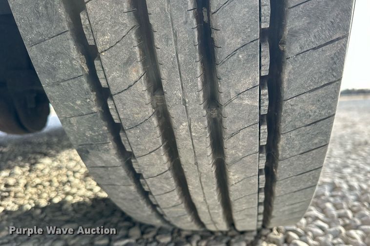 image for item NS9133 1998 MCI 102-DL3  coach bus