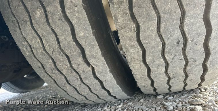 image for item NS9133 1998 MCI 102-DL3  coach bus